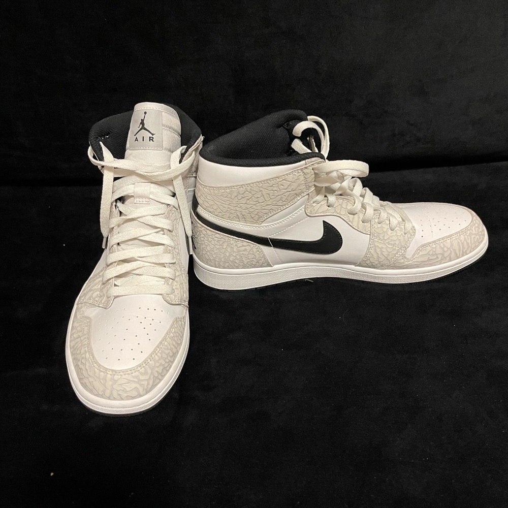 Jordan Retro High Top Sneaker